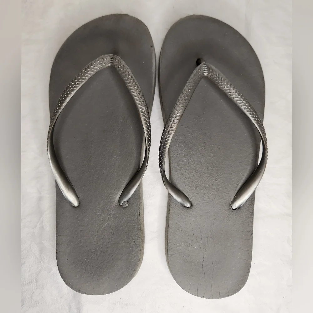2 Pairs Flip Flop Sandals - Picture 11 of 13